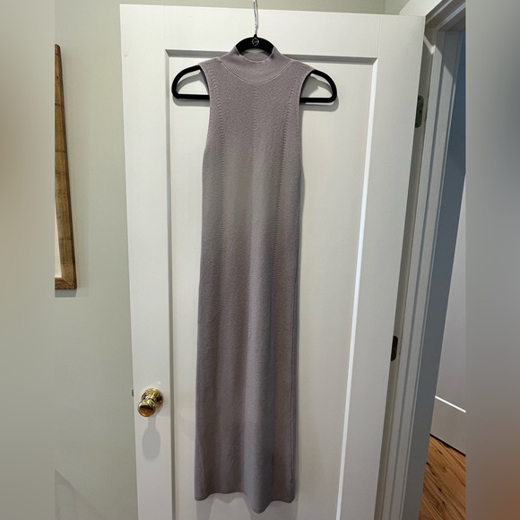 Sleeveless Grey Sweater Dress-Midi - Picture 2 of 4